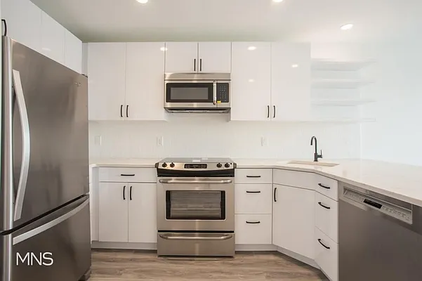 Rented by MNS Marketing | media 16