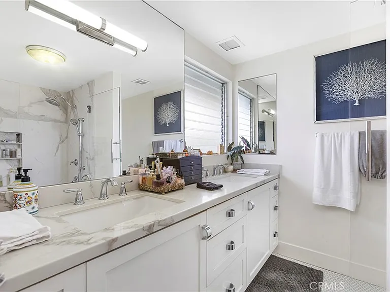 620 Temple Hills Dr — Photo 15