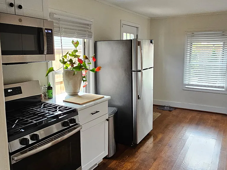 213 E 3rd St — Photo 14