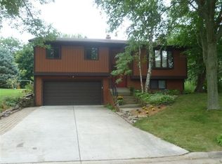 601 E Hillcrest Dr, Verona, WI 53593