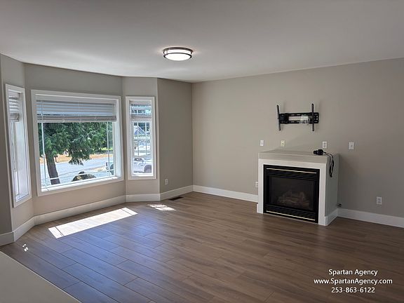 4th image of 2910 184th Ave E