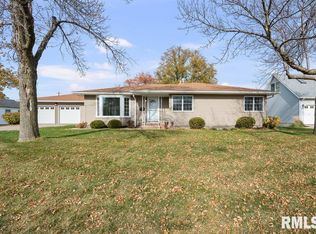 815 Oaklawn Ave, East Moline, IL 61244