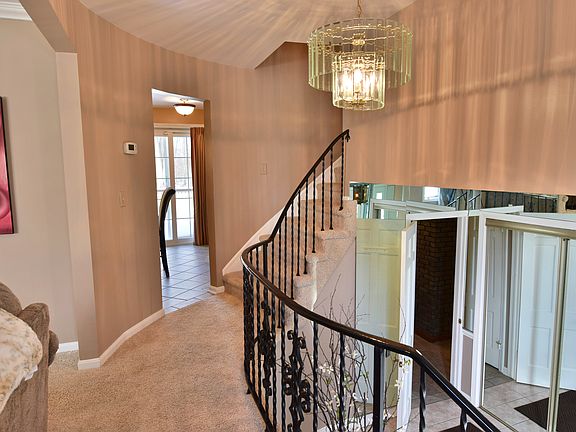 4th image of 3054 Meadow Ln NE