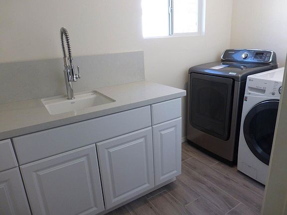 5th image of 10129 Sarah St