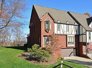 445 Dover Dr, Pittsburgh, PA 15238