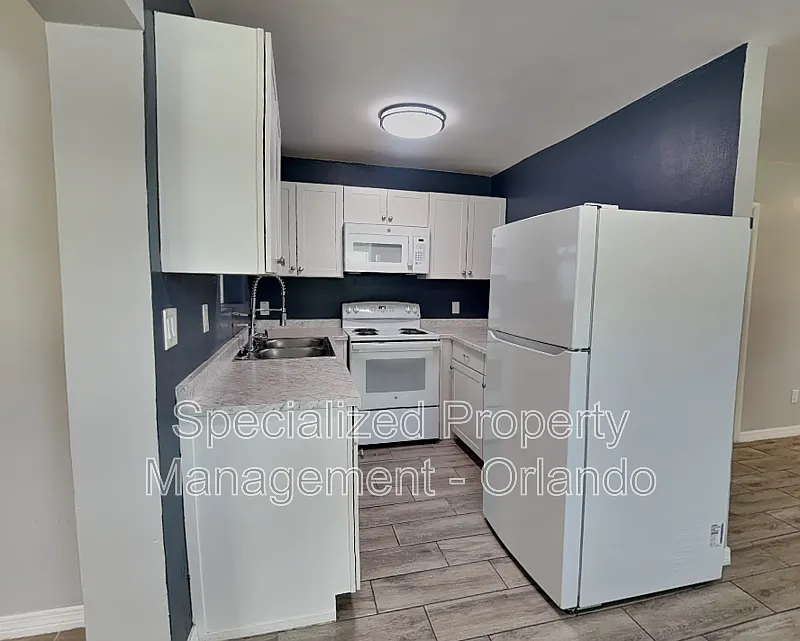 2 bed, 2.0 bath, 796 sqft, $1,499 — Photo 3
