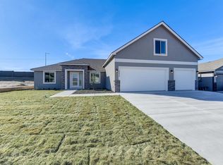 10414 Chinook Dr, Pasco, WA 99301
