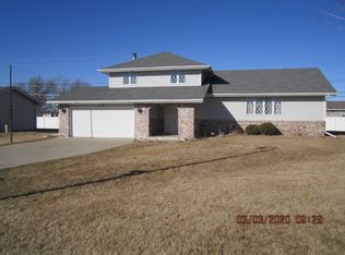 2176 40th Ave, Columbus, NE 68601