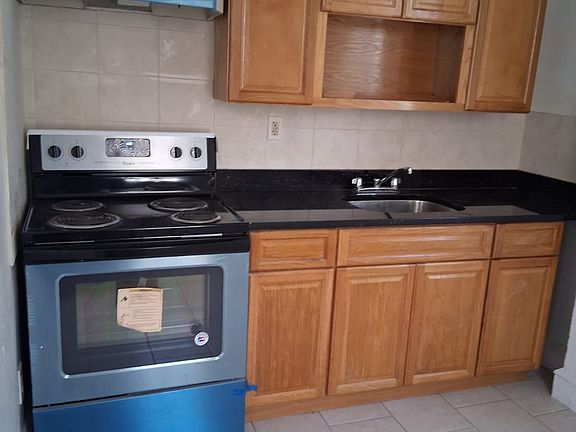 4th image of 4617 Wayne Ave #1E