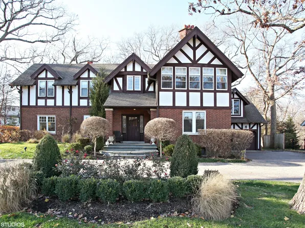 285 Linden Park Pl, Highland Park, IL 60035