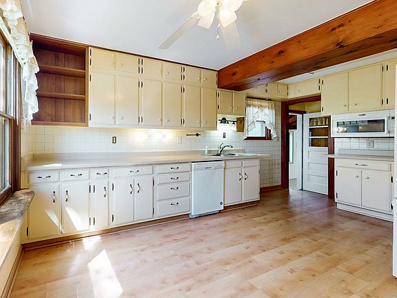 4th image of 506 Park Ct