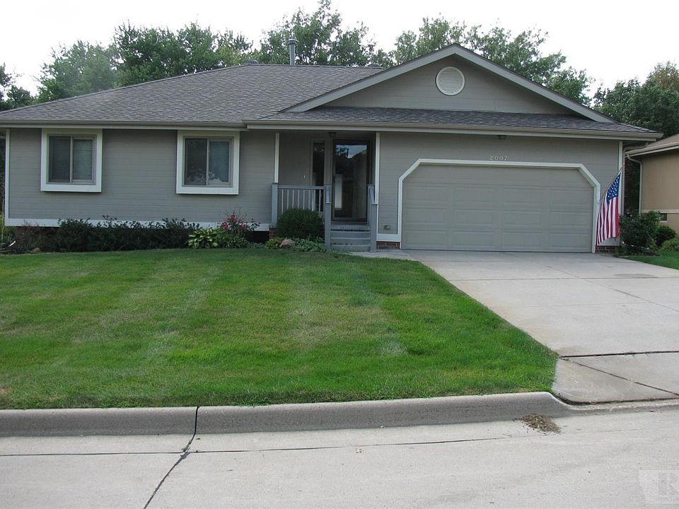 1st image of 2007 Woodfield Dr