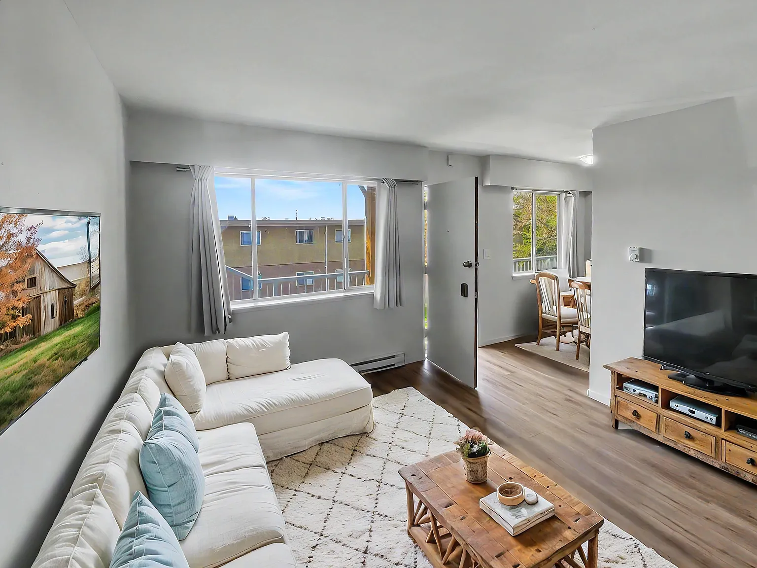 Mainstreet Victoria Garden Apartments — Photo 4