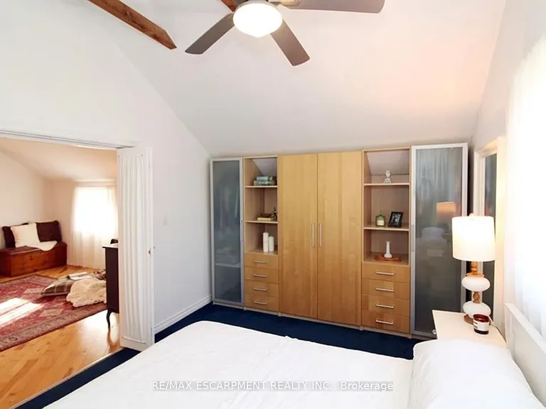 32 Rodman St #UPPER — Photo 5