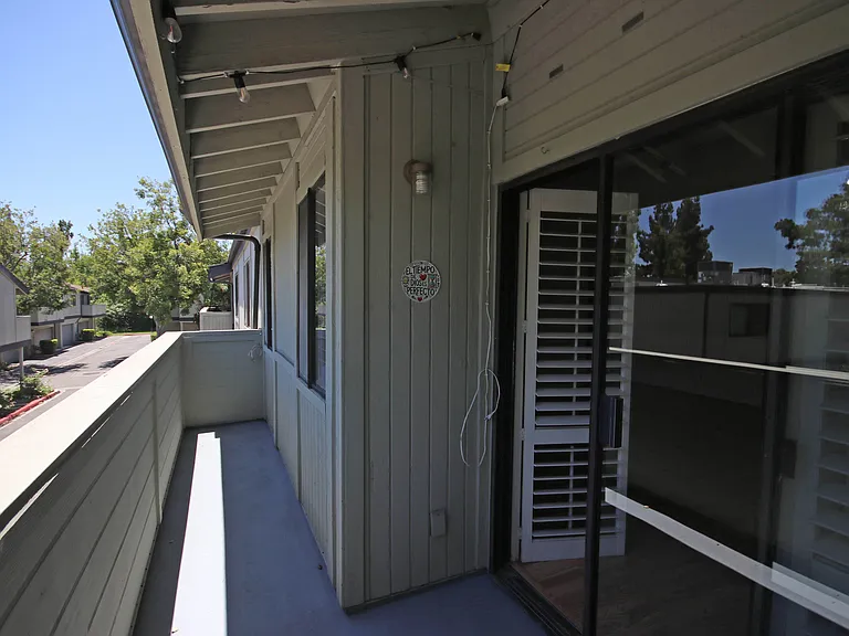 542 N Orange Grove Blvd — Photo 26