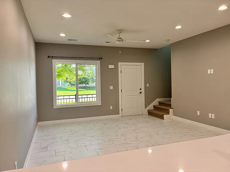 750 SE Westown Pkwy — Photo 7