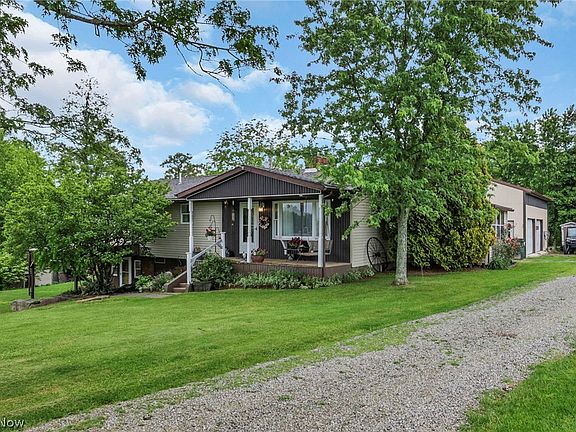 2nd image of 795 Rustic Ridge Rd