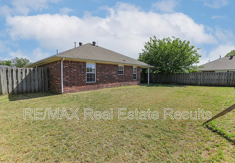 3703 SW Carriageway Ave — Photo 29