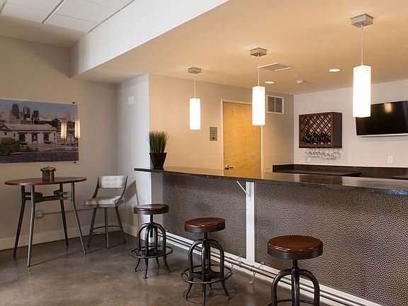 4th image of 210 W 5th St APT 306
