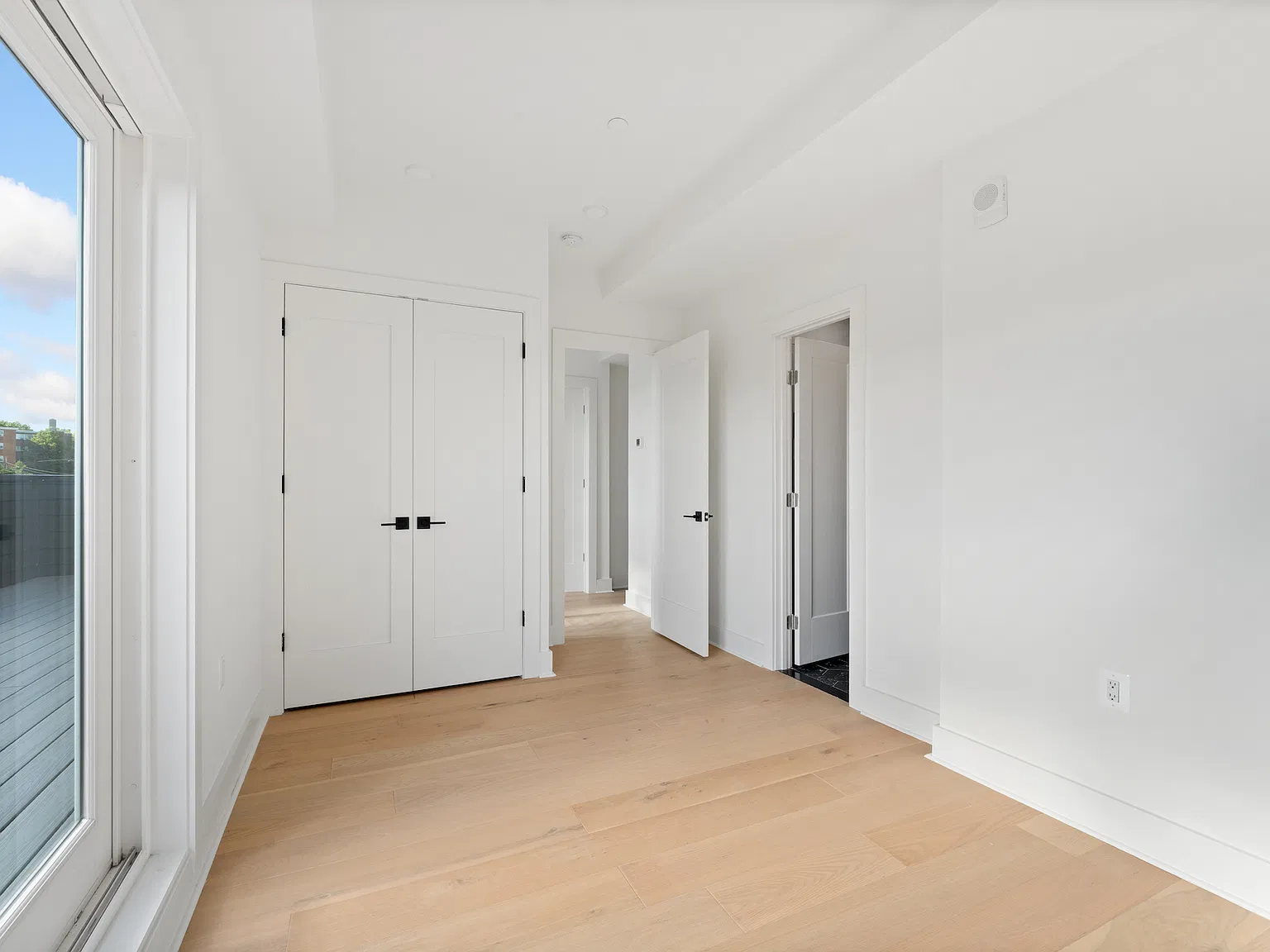837 19th St NE — Photo 3