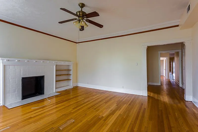 4 bed, 1900 sqft, $3,200 — Photo 2