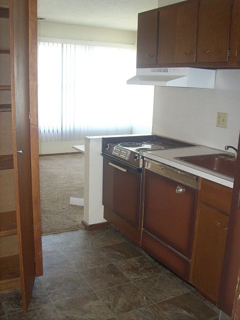 2nd image of 211 N 34th St APT 13