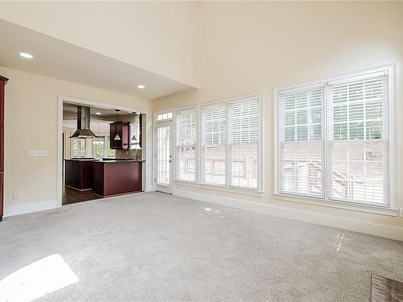 3rd image of 505 Saint Regis Dr