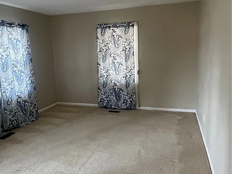 916 Bingham Dr — Photo 9