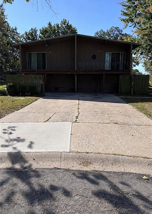 1st image of 9401-9403 W 83rd St