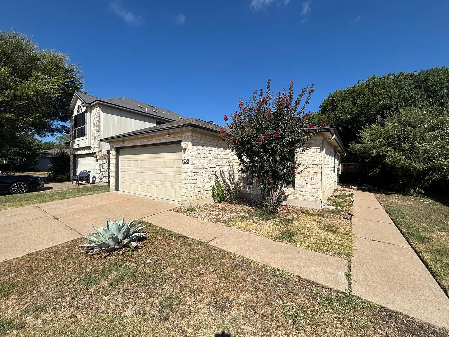 3 bed, 2.0 bath, 1285 sqft, $1,950 — Photo 2