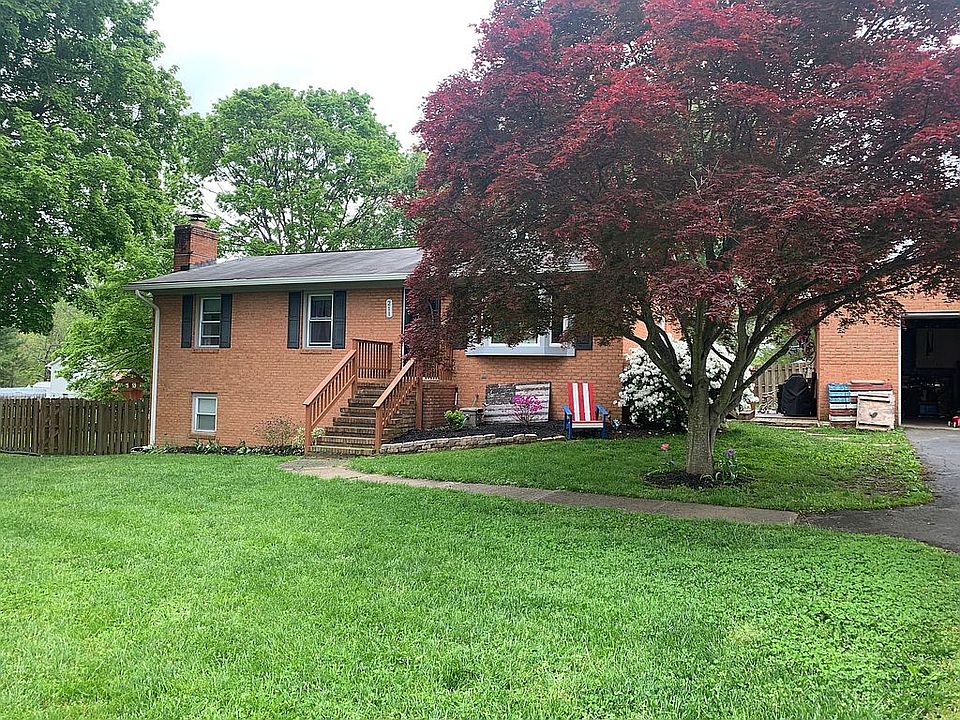 1st image of 211 Walnut Dr