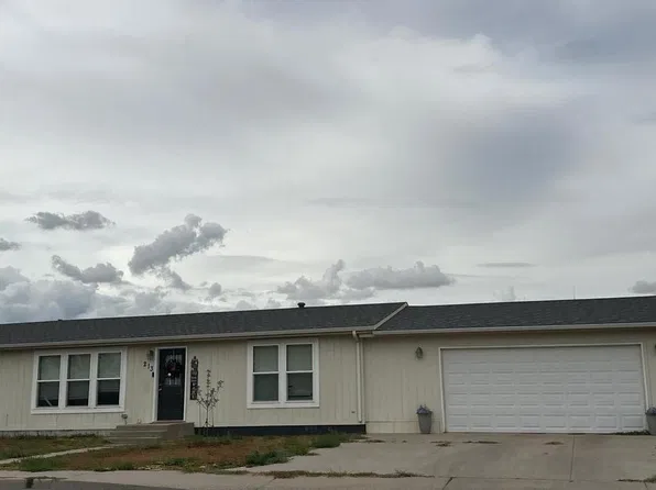 213 Gateway Ave, Fort Morgan, CO 80701