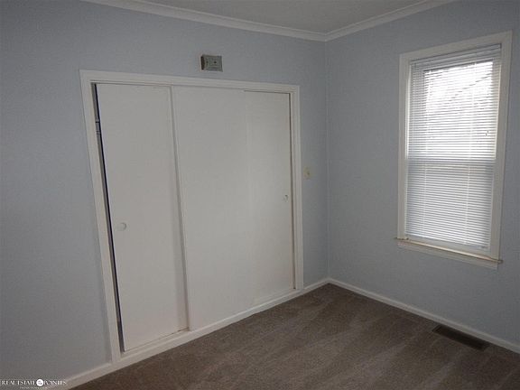 5th image of 713 Saint Clair St