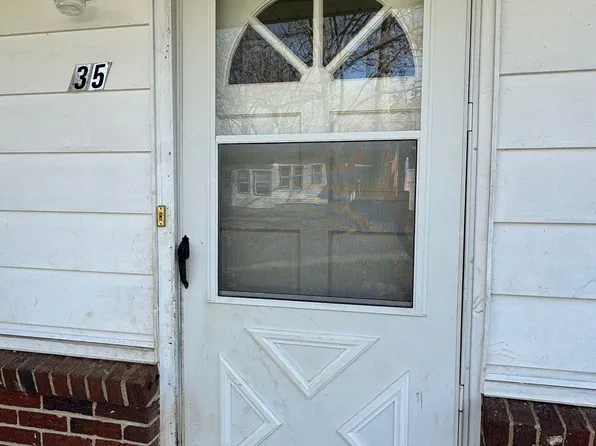 35 Circle Dr, Martinsville, VA 24112