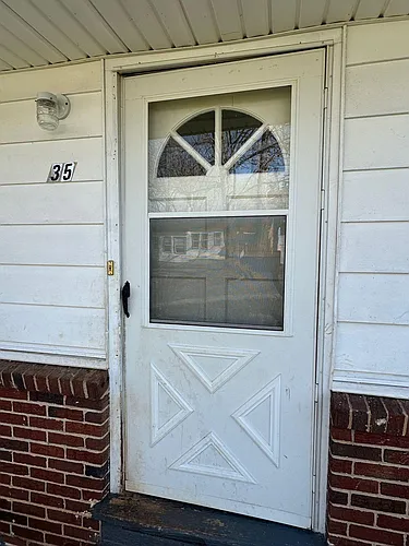 35 Circle Dr Photo 1