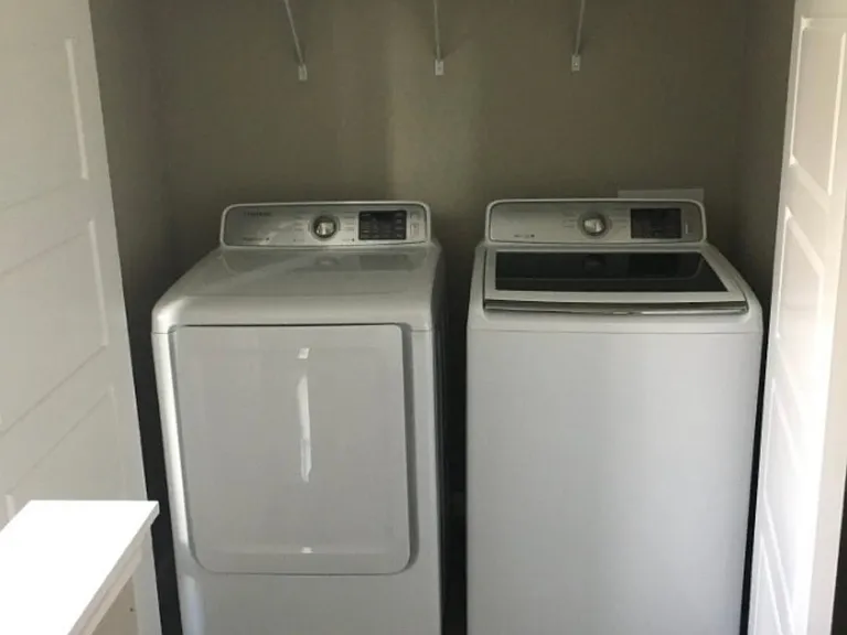 2395 Avery Ave — Photo 9