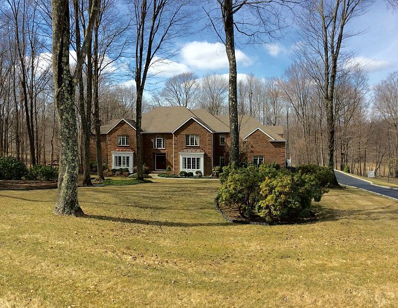 2nd image of 1 Douglas Dr