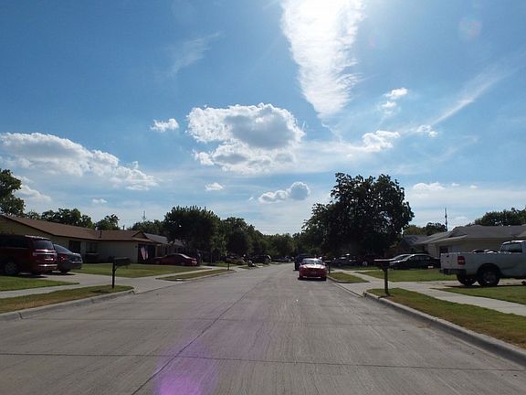 4th image of 2224 Skylark Dr