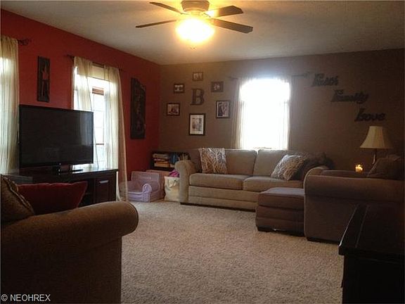 4th image of 3887 Mayfair Ln