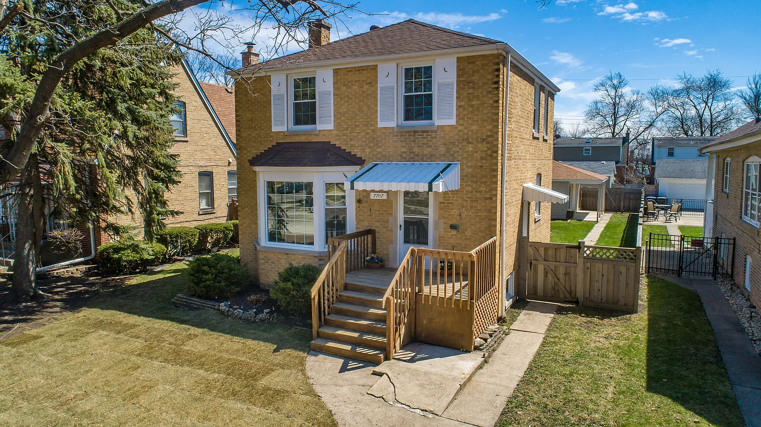 7707 W Berwyn Ave photo 1