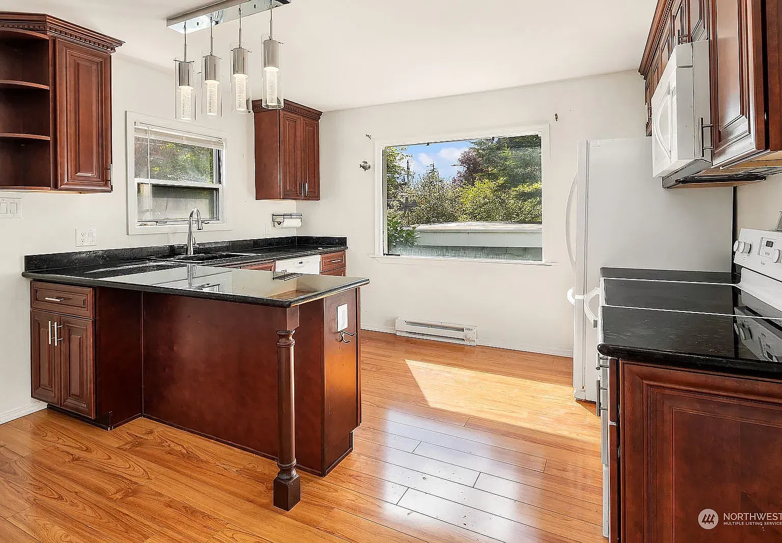 3 bed, 1700 sqft, $3,000 — Photo 2