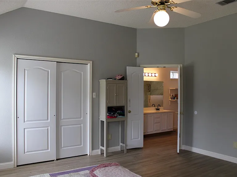 16205 Glorious Ln — Photo 12