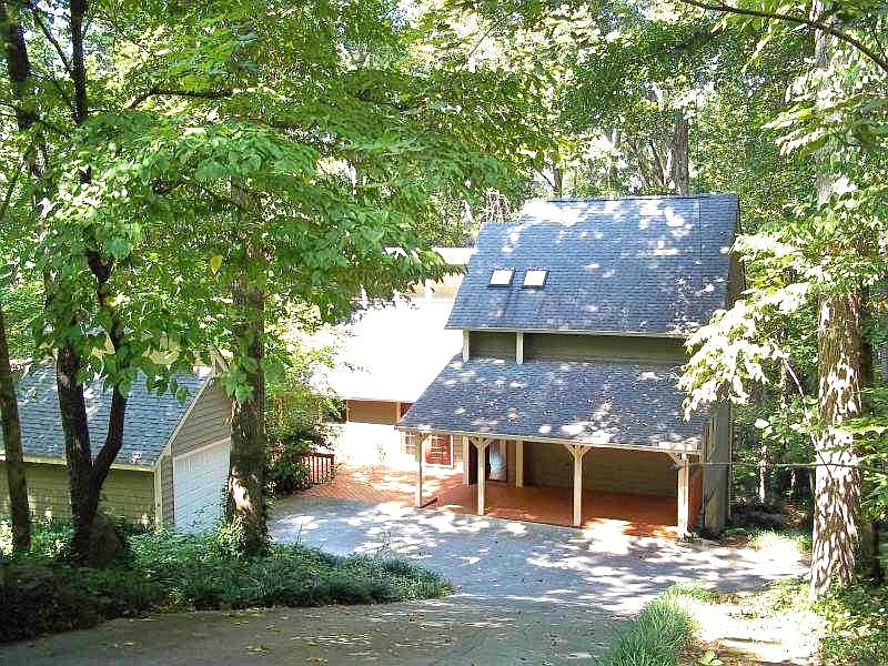 1st image of 372 Theresa Ct