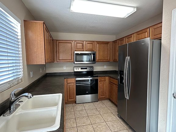 2nd image of 2575 W Half Moon Cir