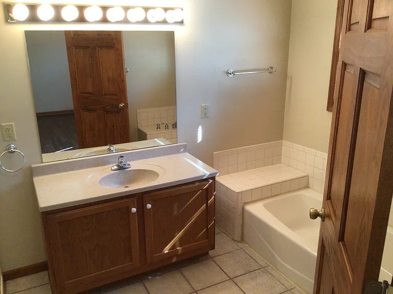 722 Justin Ct — Photo 10