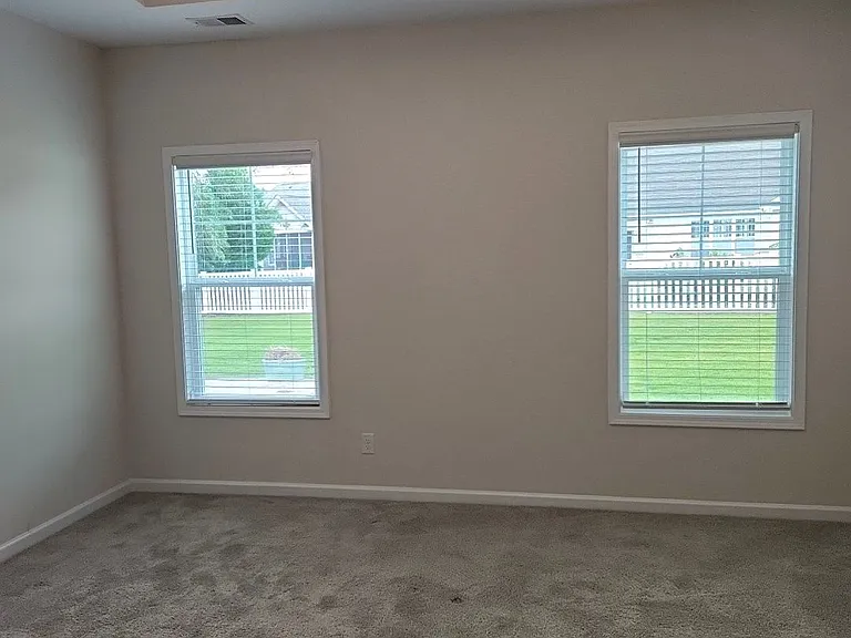 497 Hillsborough Dr — Photo 14