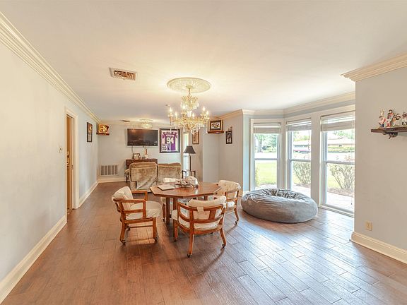 2nd image of 2816 Pargoud Blvd