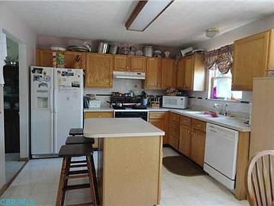 3rd image of 7259 Candlestone Dr