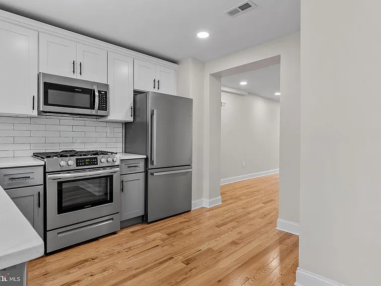 2625 Ellsworth St — Photo 10