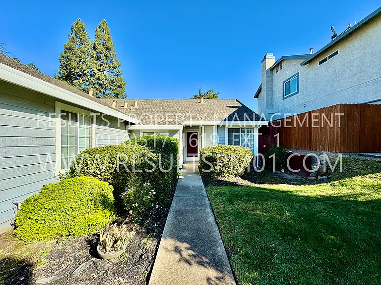 3413 Cobblestone Dr — Photo 8